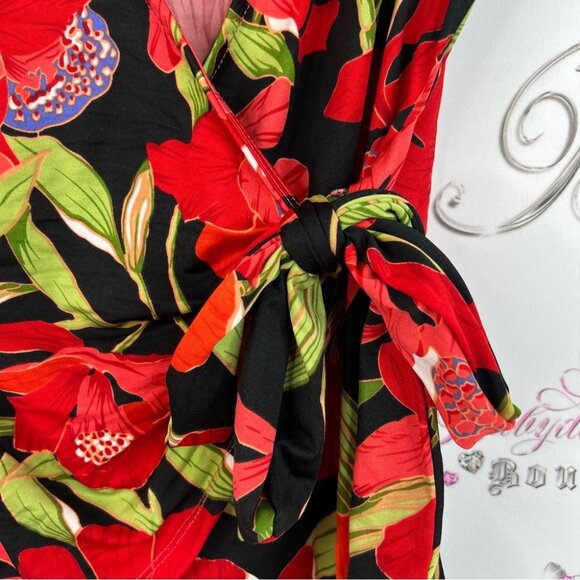 George tshirt tie up y2k flowers tropical Red and Green Floral Wrap Blouse - Picture 5 of 9